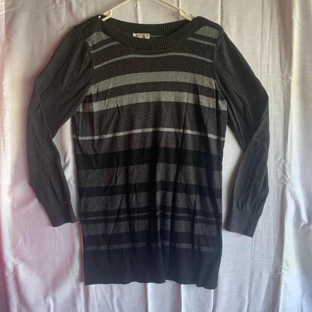Loft womens XL long sleeve sweater black gray stripe